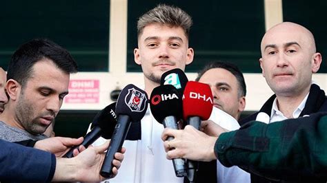 Beşiktaş'ın yeni transferi Ernest Muci, İstanbul'a geldi